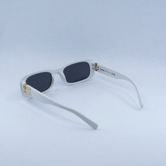 🕶️ New Miu Miu MU08ZS 1425S0 Sunglasses - White Ivory Frame, Dark Grey Lenses - Picture 10 of 11